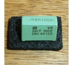 Kondensator 0,68uF 100V10 %( MKT 1822 )